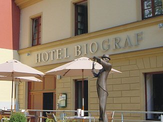 Hotel**** Biograf